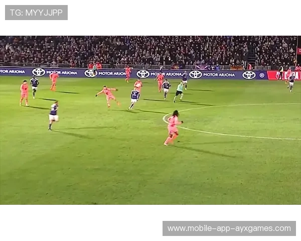 多特蒙德—霍夫曼中路贴地直塞助射破门