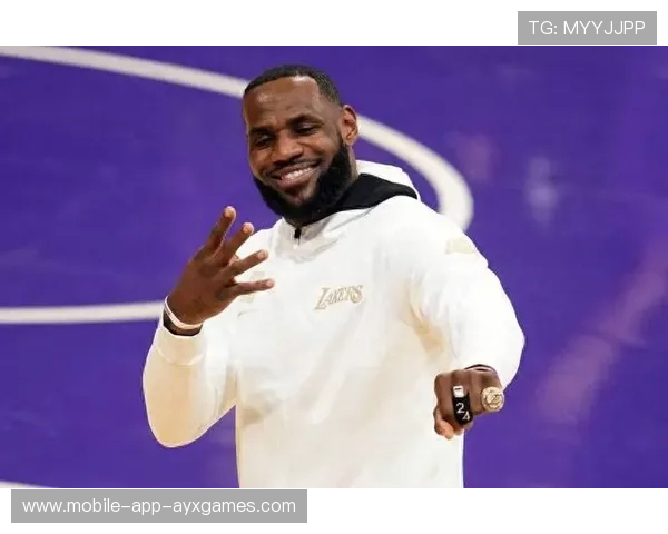 詹姆斯与团队创办体育与读写结合的项目，社会反响热烈